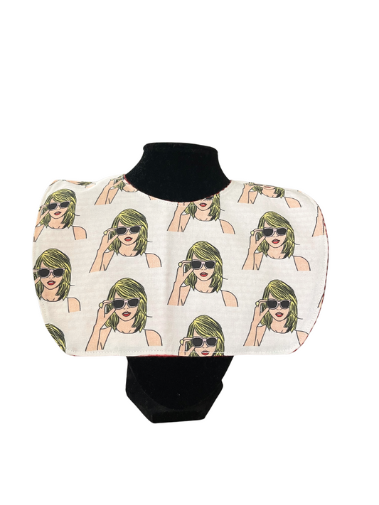 Taylor Swift reversible baby bib with pop art design, cotton and flannel, 6-24 months.