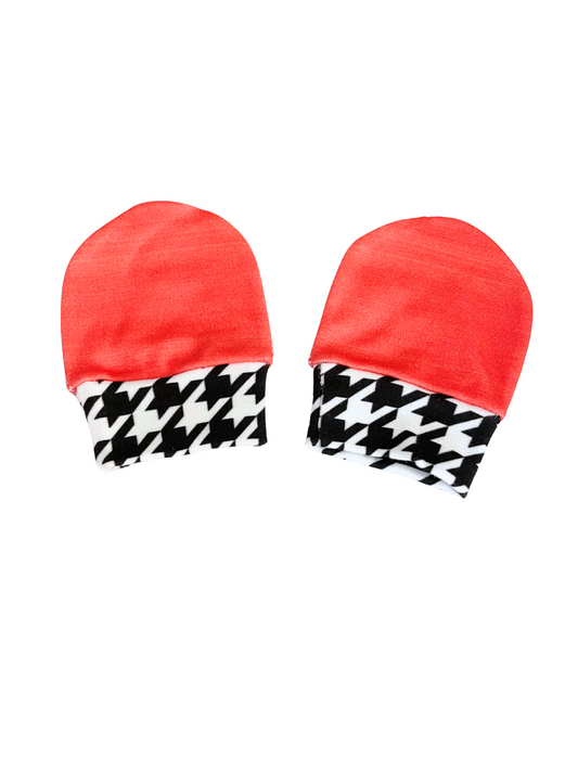 Organic cotton baby scratch mittens with red top and houndstooth cuffs.